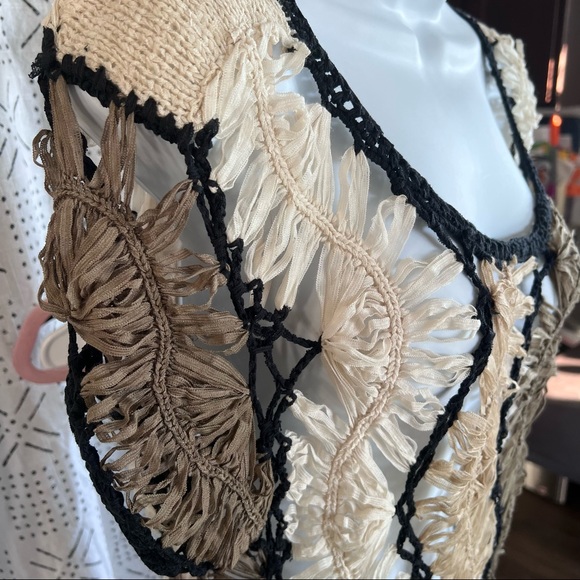 *NWT* Fever Hand Crochet Women's Top Brown - Picture 4 of 7